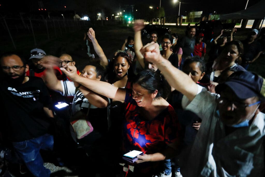 Workers and members of the Liga Obrera Sindical Mexicana (Mexican Workers Union League) celebrate after the results of the election were announced outside the VU Manufacturing auto parts plant, in Piedras Negras, Mexico, August 31, 2022. REUTERS/Daniel Becerril - RC228W9YM2KT
